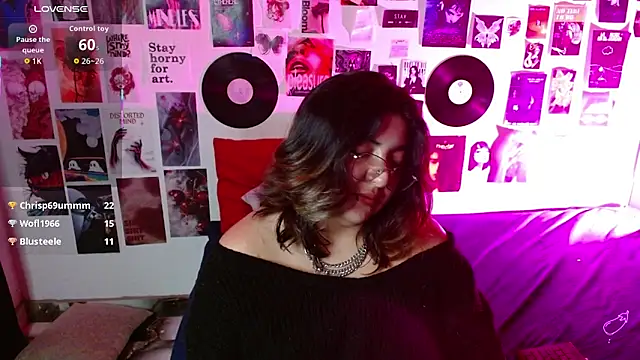 Roxy_f_w webcam
