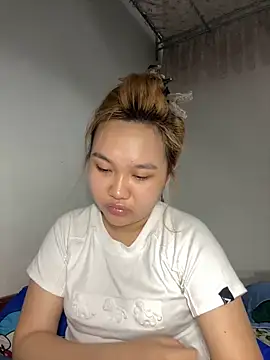 Almira6868 webcam