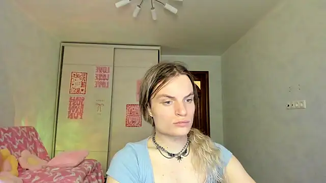 milliKira006 webcam