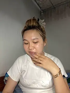 Almira6868 webcam