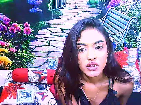 IndianPretty14u2Luv webcam