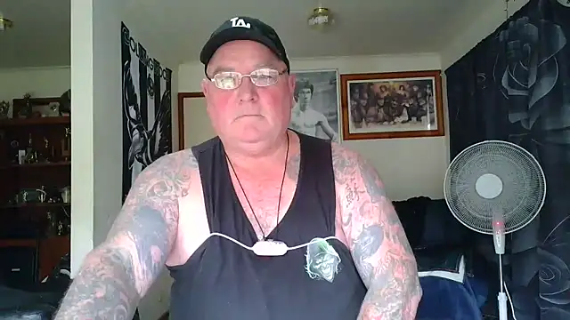 KINKYBLUEYES69 webcam