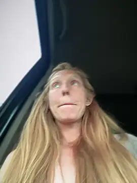 GoldenFlameGoddess webcam