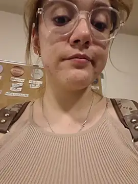 NaomiShimizu webcam