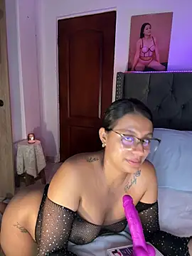 ema_zoe webcam