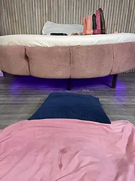Saracooper__ webcam