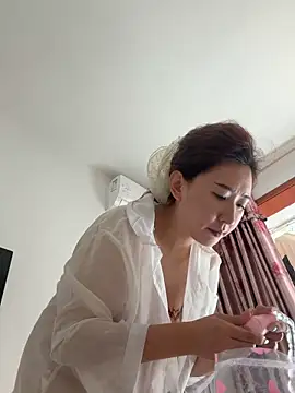 Jingjingxiang-520 live cam