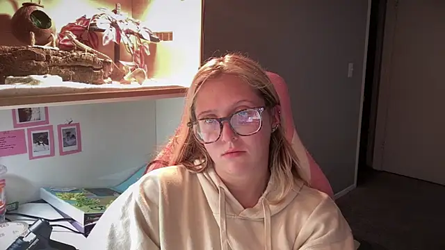 MUSCLEMOMMY1365 webcam