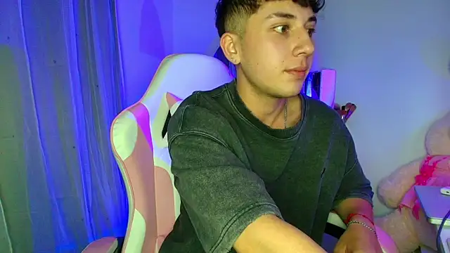 oliver_k - OLIVER_K's free webcam - UK Sex Cams