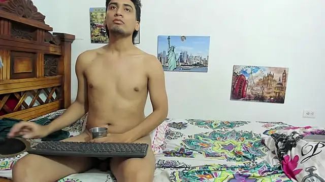 Toyboy25_36 webcam