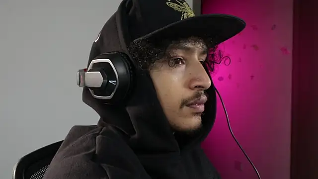 trieone webcam