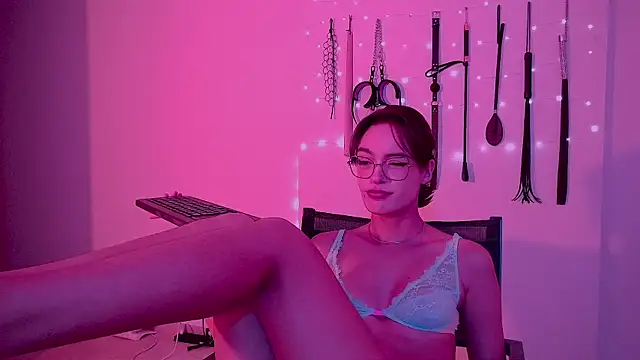 nina_kink - Nina_kink's free webcam - UK Sex Cams