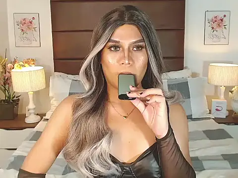 PlayfullBella webcam