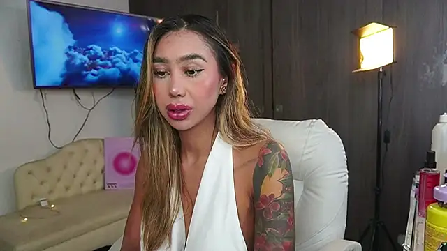 liah_v webcam