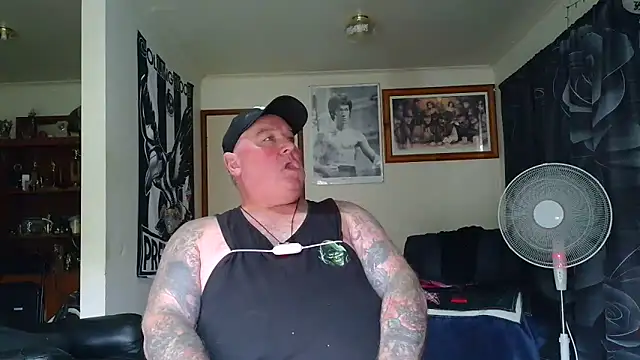 KINKYBLUEYES69 webcam
