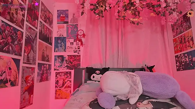 MissCurvyTop webcam