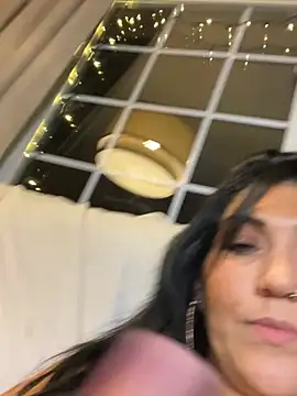LittleMissEeve webcam