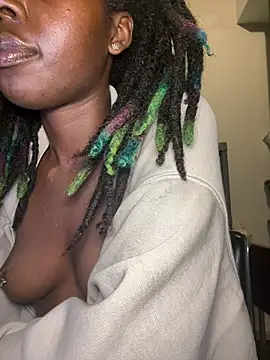 thechocolatepeach live sex cam