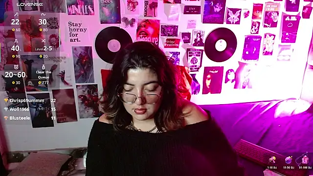 Roxy_f_w webcam