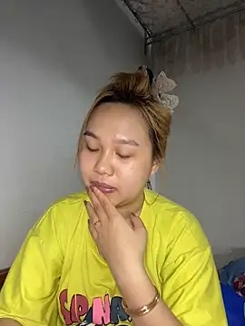 Almira6868 webcam