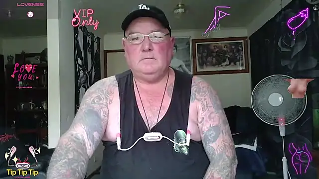 KINKYBLUEYES69 webcam
