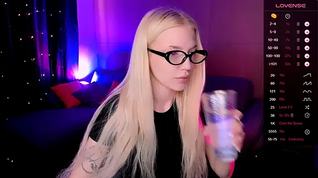 AnyaTaylor_ webcam
