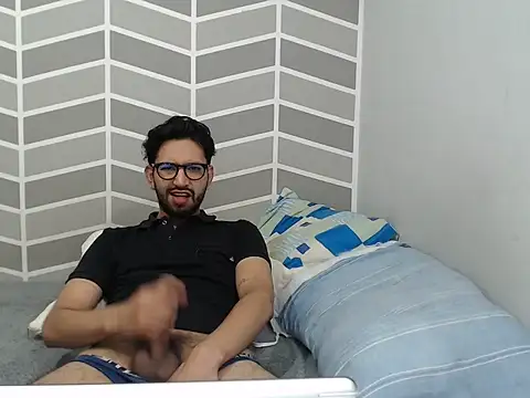 thomass1018 webcam
