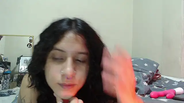 AlinaWoolf_ webcam