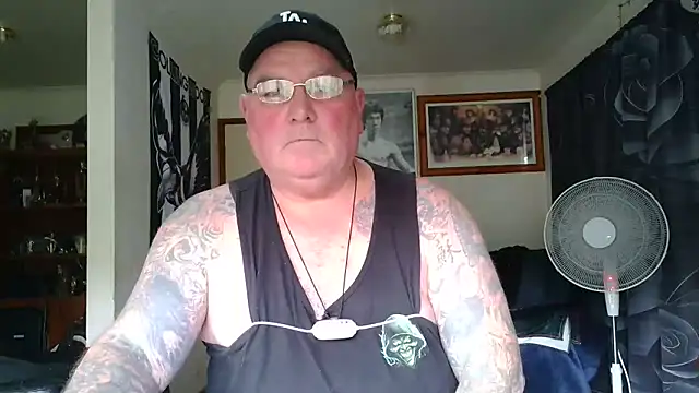 KINKYBLUEYES69 webcam