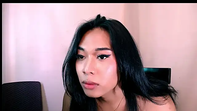 hugecock_tamira webcam