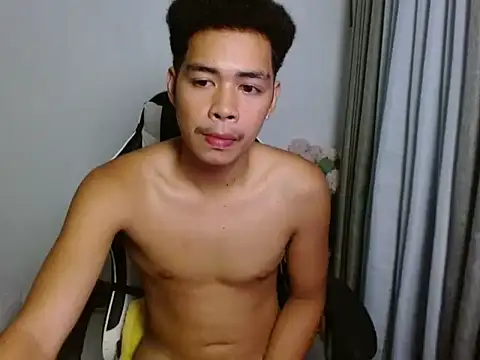 curlyasian_njxx