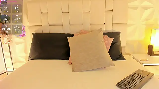 Nyxee_ webcam