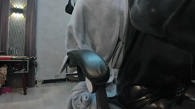 selene_red_ webcam