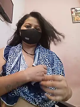 Miss_kirtii webcam
