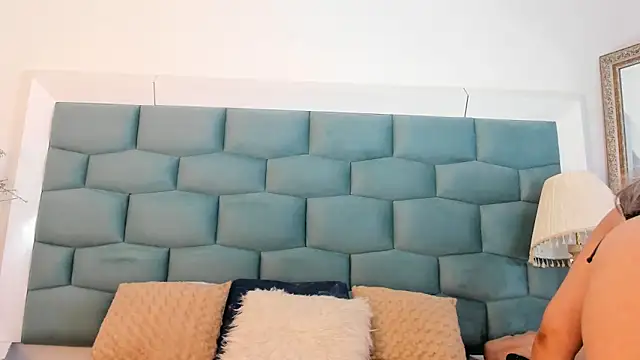 MiaMancini webcam