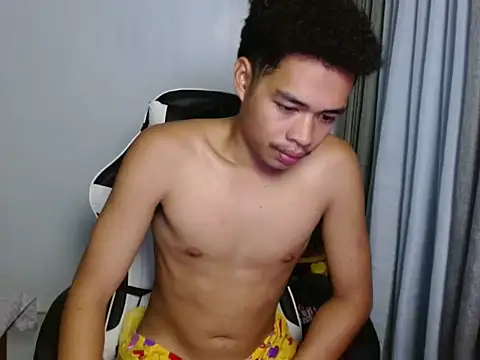 curlyasian_njxx webcam
