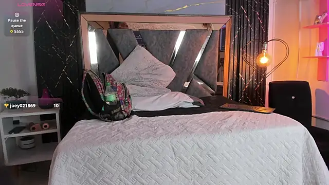 Miia_Deluxe webcam