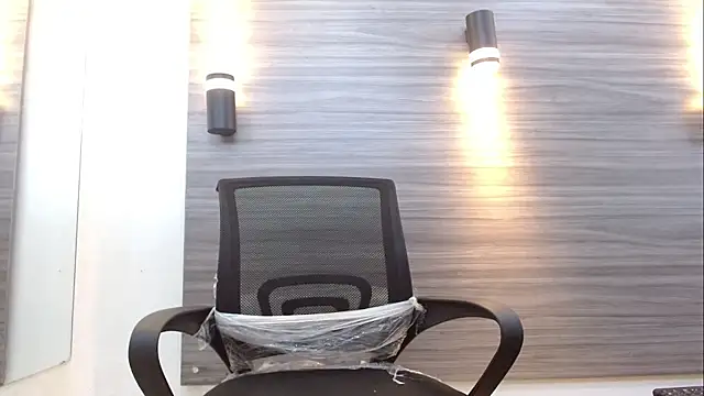 LeleHott01 live sex cam