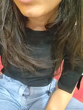 CuteSarikaLIVE webcam