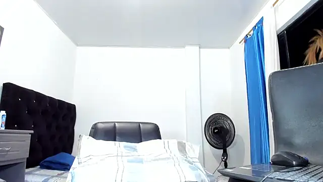 xmissinchesxx webcam