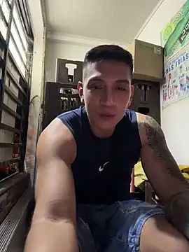 OliverWest04 live sex cam