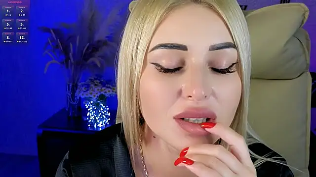 NikkiiStill webcam