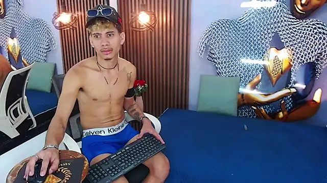 Skinny_cute_Alyer webcam
