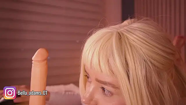 bella_adams_ webcam