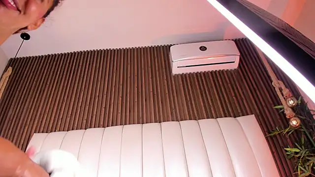 SandraMilerr webcam