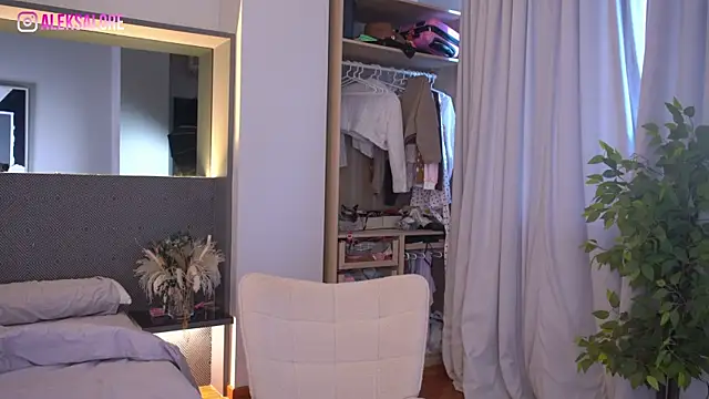 LexieLoree webcam