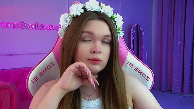 CrystalLyons webcam