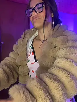Cloe_pink1 webcam