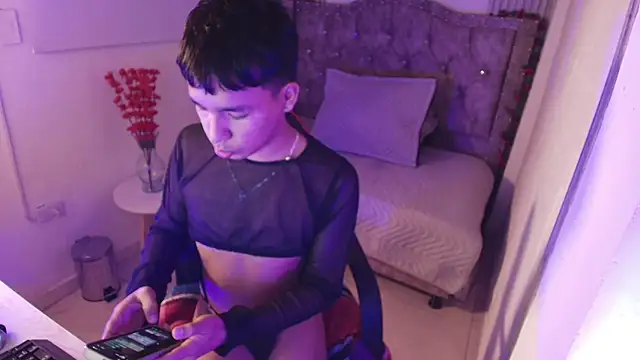 noa_hot69 webcam