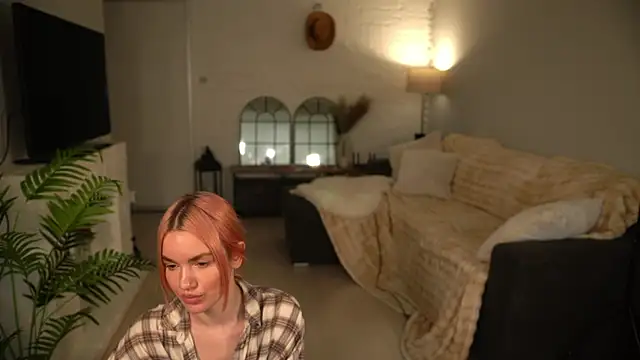 KiraAngella webcam